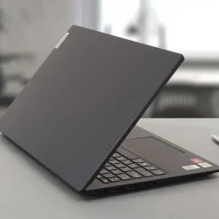Laptop Lenovo V15 G4, 15,6”, 16 GB RAM, Windows 11, czarny