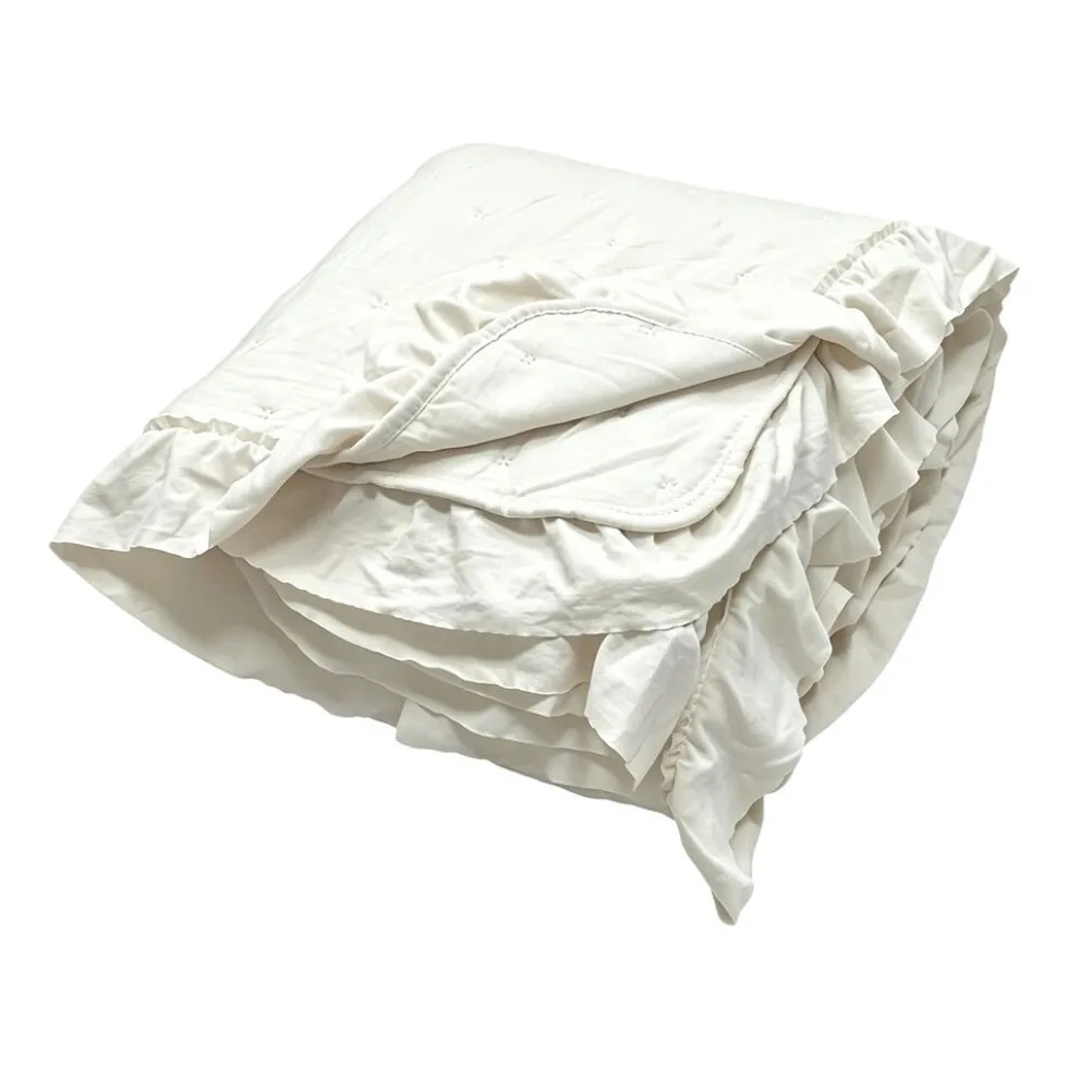 Narzuta na łóżko pikowana 200 x 220 cm Smukee Home, z falbanką, kremowa