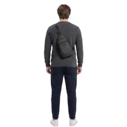 Torba męska crossbody Wings Brant BRT03, 17 x 6 x 35 cm, 3 l, czarna